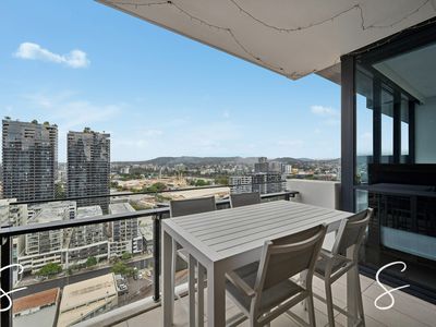 2011 / 19 Hope Street, South Brisbane