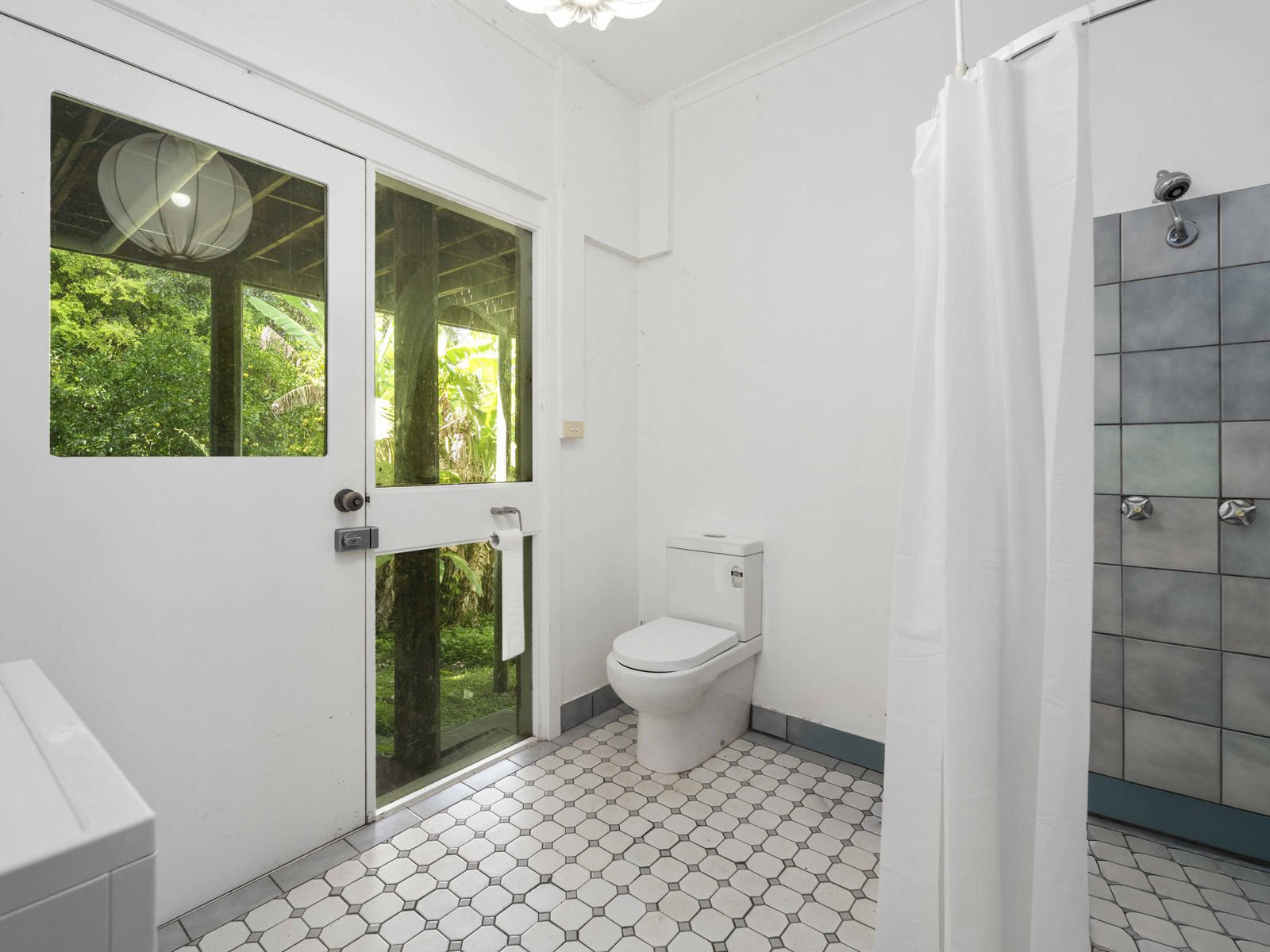 1 Tongarra Drive, Ocean Shores