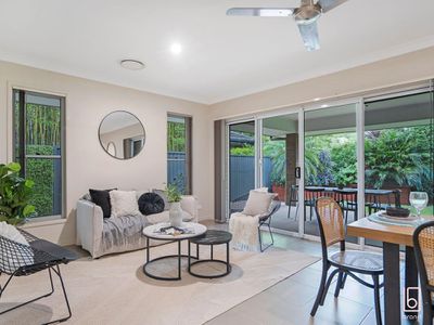 30 Minorca Circuit, Hamlyn Terrace