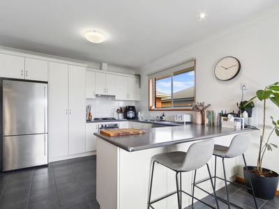 20 Pelican Court, Sale