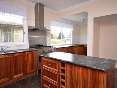 79 Lakeside Avenue , Mount Beauty