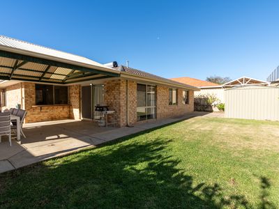 52 Brougham Crescent, Orelia