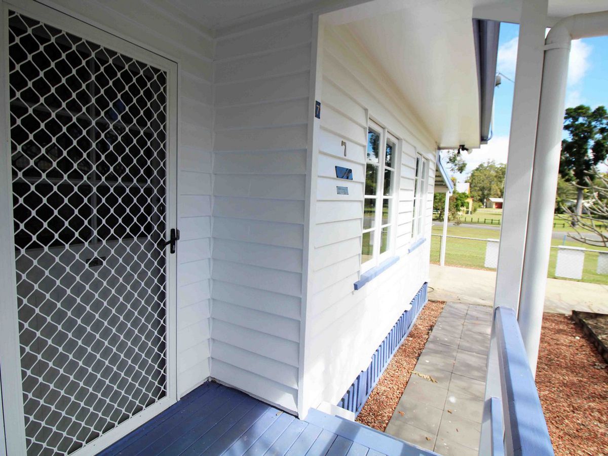 7 SEVERIN STREET, Tinaroo