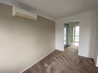 8 Cayley Place, Horningsea Park