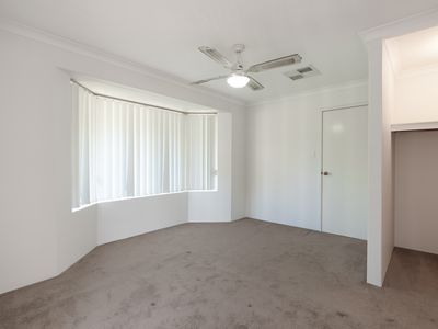 594 Safety Bay Rd, Waikiki