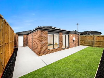 11 Kenmore Way, Clyde North