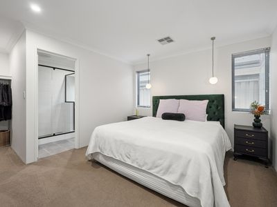 32 Lancaster Loop, Piara Waters