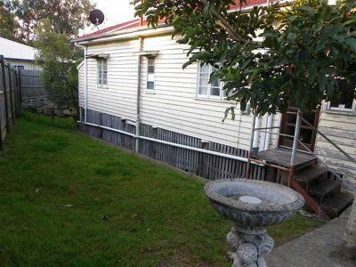 12 Wyndham Street, North Ipswich