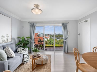 10 / 50 Eastern Beach Road, Geelong