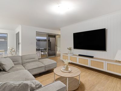 11 AUBURN WAY, Baldivis
