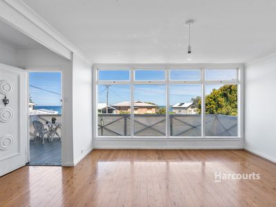 56 Sunset Strip, Manyana