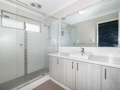 10 Dupain Way, Aveley