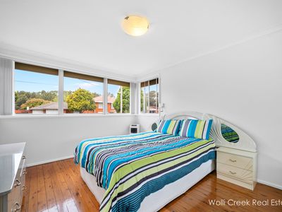 10 Firmstone Gardens, Arncliffe