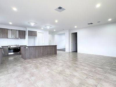 27 Kutjera Street, Manor Lakes