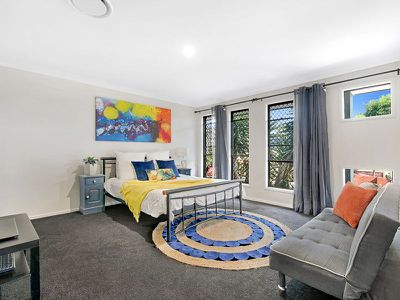 10 Longstaff Crescent, Pimpama