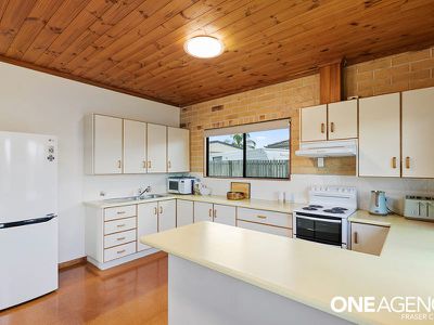 92 Ibis Boulevard, Eli Waters