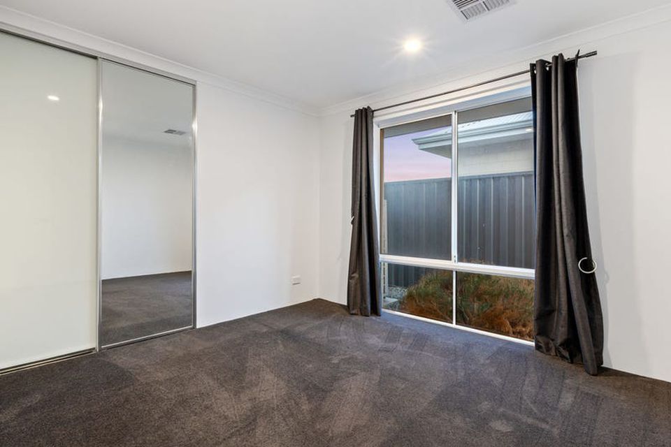 15 Clarendon Approach , Baldivis