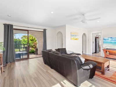 5 Hibiscus Place , Tuncurry