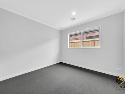 13 Pickering Crescent, Lara