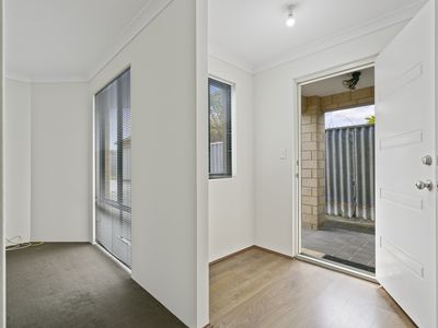 2 / 99 Manning Road, Manning