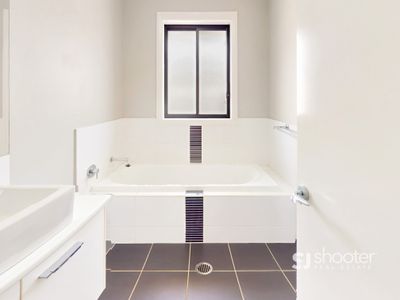 12 Glenshee Close, Dubbo