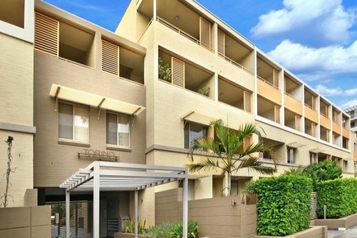 4  Stromboli Strait , Wentworth Point