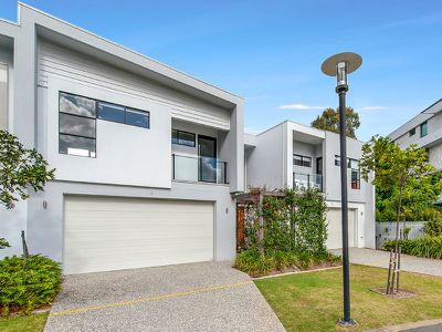 8 / 323 Bayview Street, Hollywell