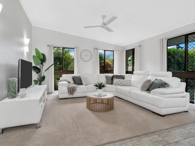 11 Pomona Avenue, Mooroobool
