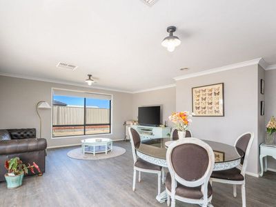 9 Iluka Drive, Shepparton North