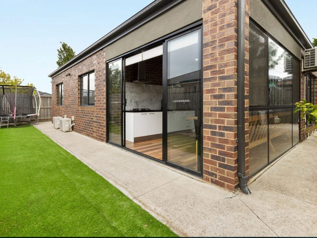 2 Rowena Way, Mickleham