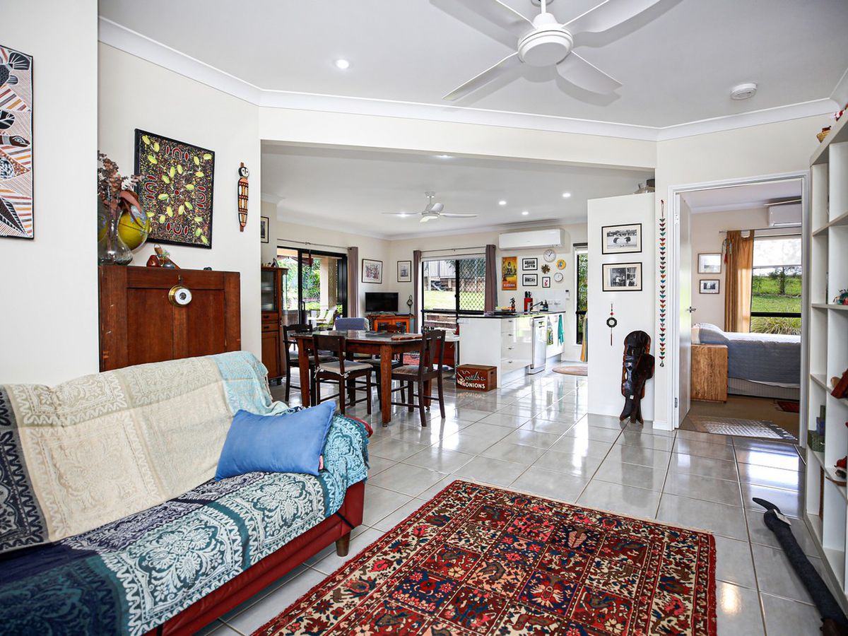 18 Barrine Road, Yungaburra