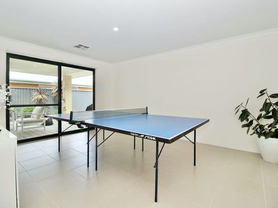 10 Whinhill Loop , Baldivis