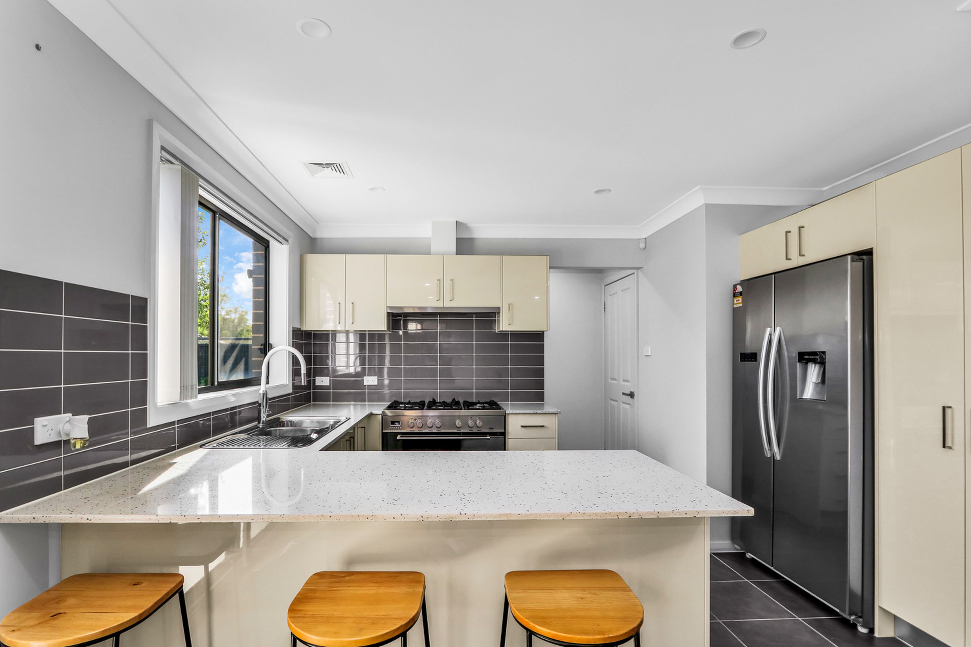 7 Barrow Circuit, JORDAN SPRINGS