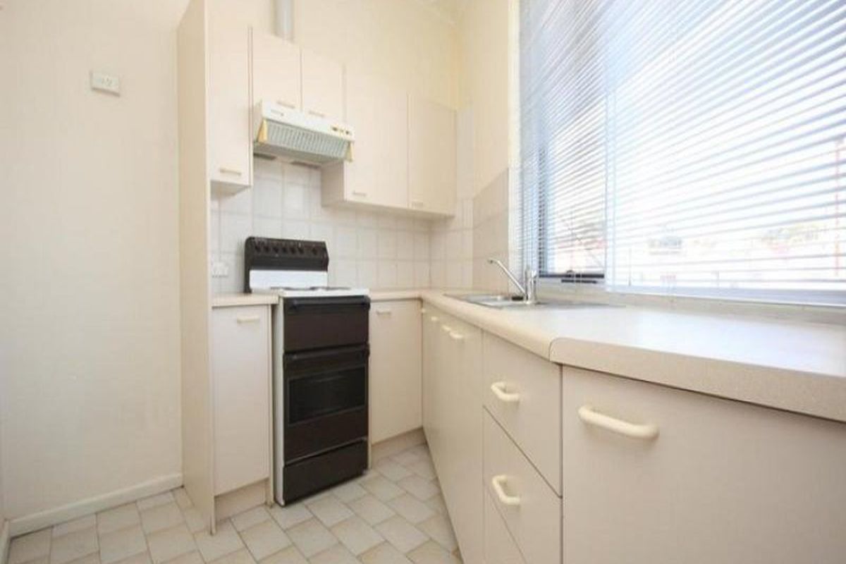 1 / 296 Lyons Road, Russell Lea