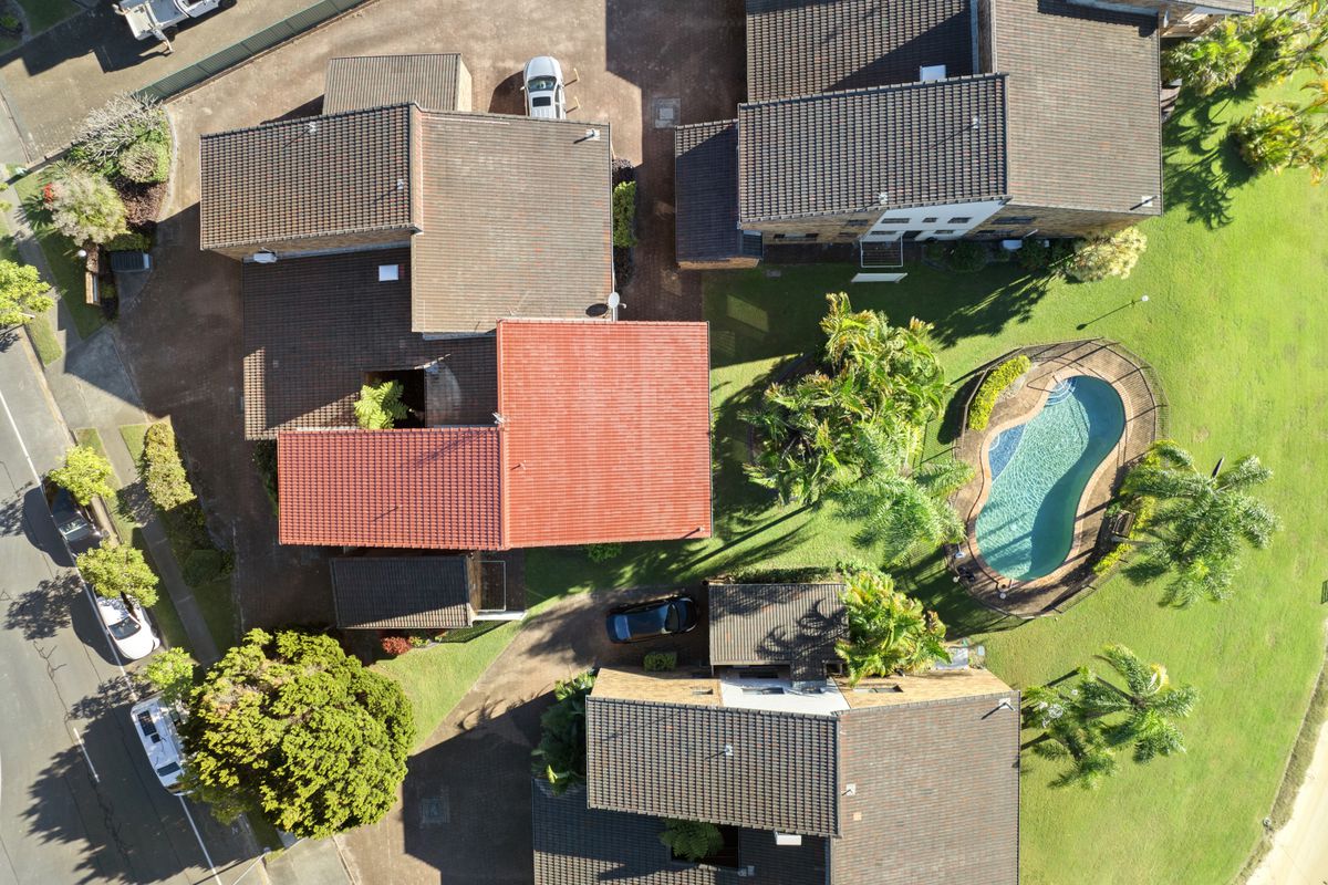 2 / 22 Dunlop Court, Mermaid Waters