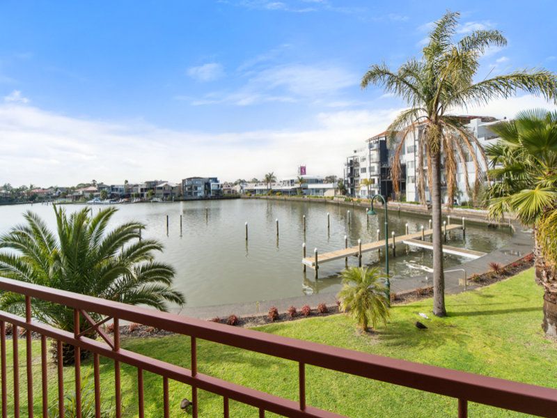 4 / 3 Inner Harbour Drive, Patterson Lakes