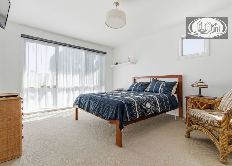 8 Aquarius Court, Portland North