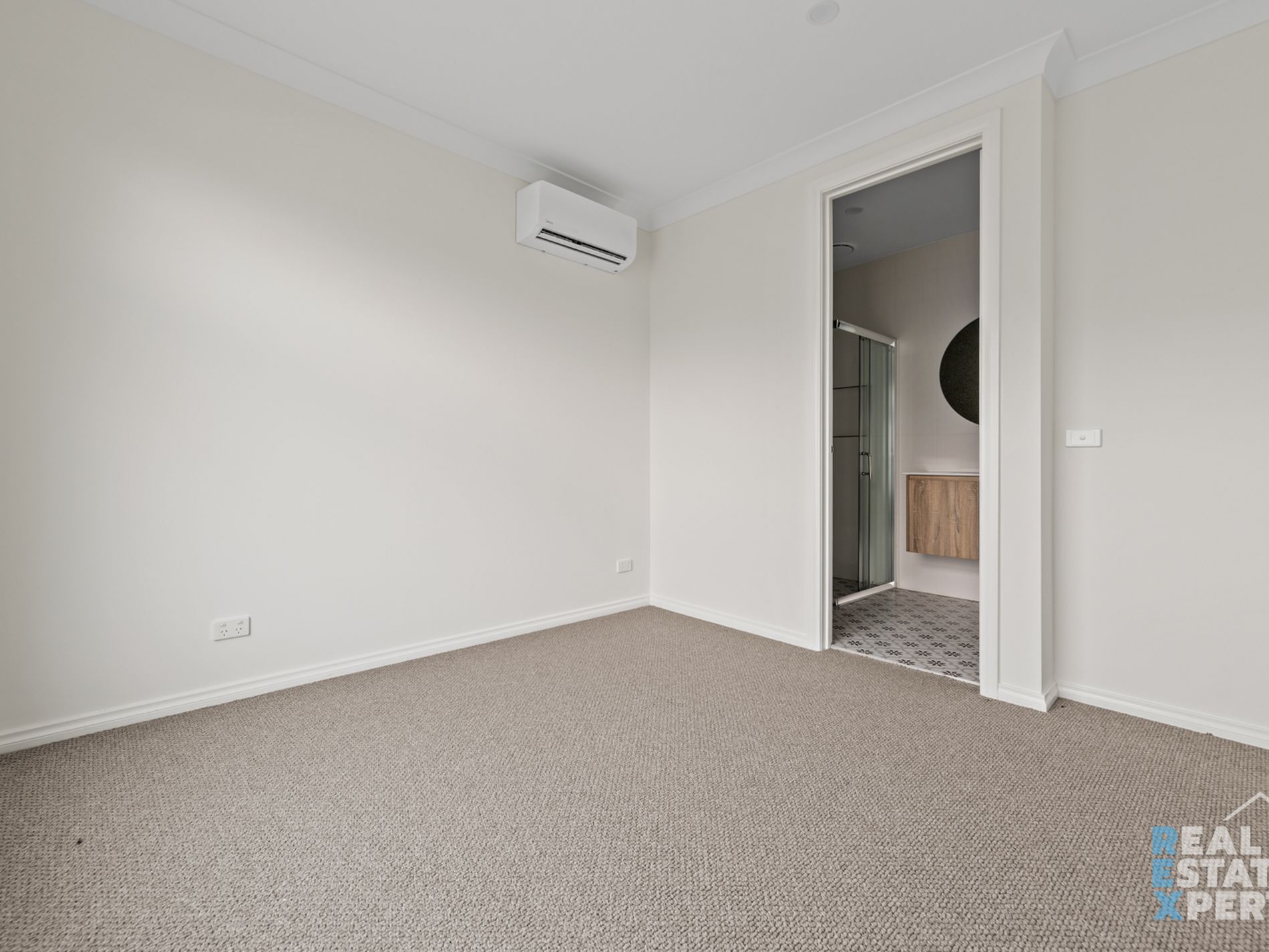 3 / 5 Sylvanwood Crescent, Narre Warren