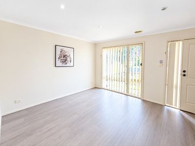 1 / 3 Enfield Avenue, Werribee