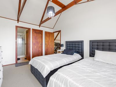 20 Harrison Road, Mount Richon