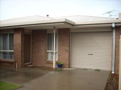 2 / 18 Palk Street, Horsham