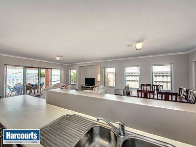 6 Jetty Loop, Yanchep