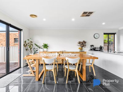 6 Jennifer Close, Epsom