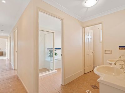 4 Wimbledon Drive, Morayfield