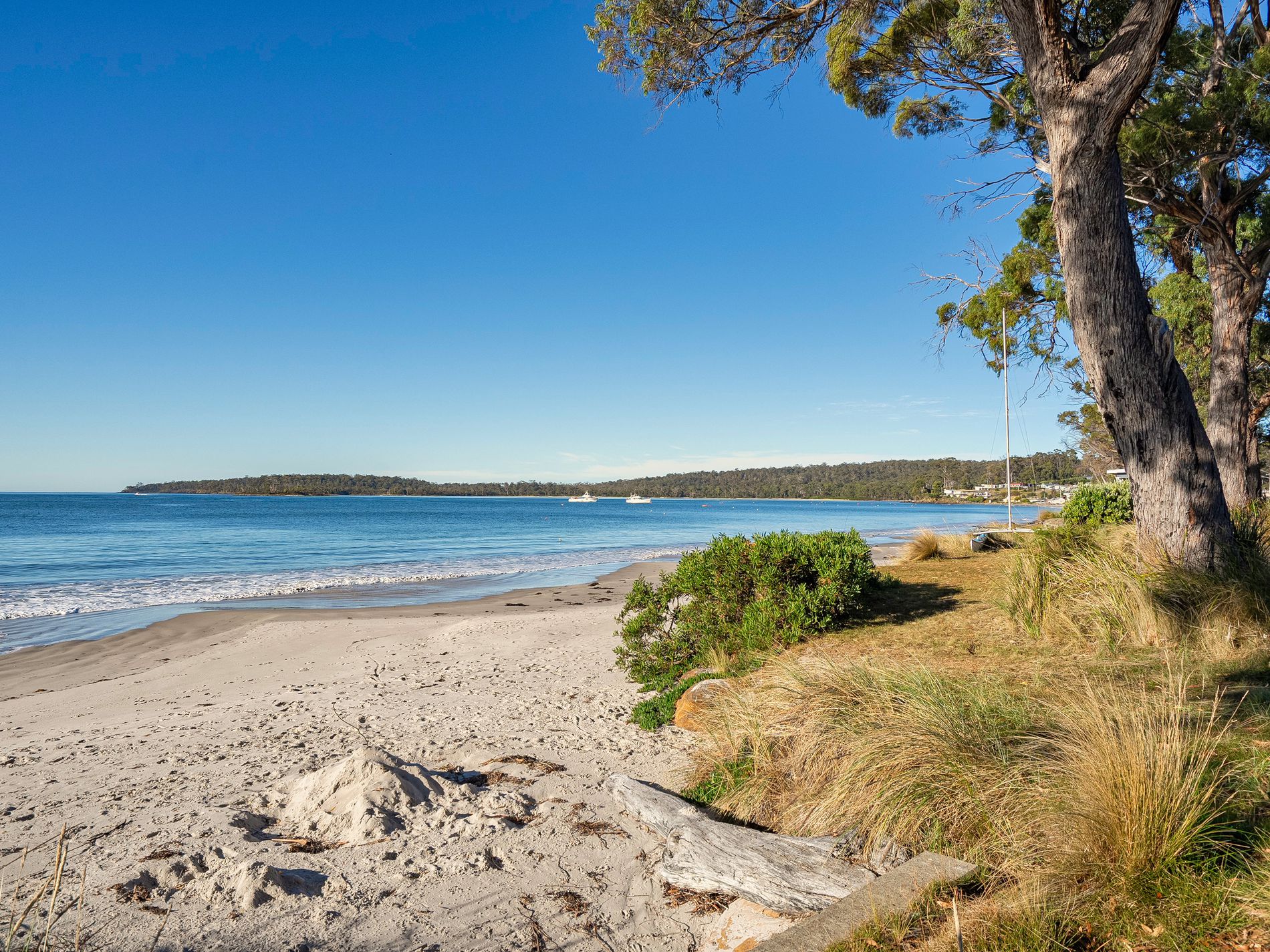 144 Kingfish Beach Road, Southport
