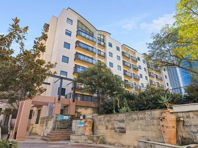 302 / 112 Mounts Bay Road, Perth