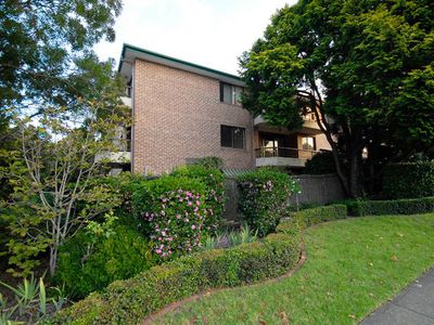 4 / 19 Carlingford Road, Epping