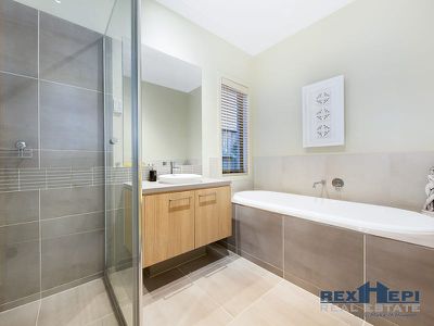 14 Mountainview Boulevard, Cranbourne North