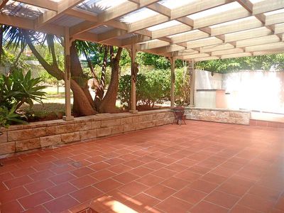 7 Stoney Creek Rd, Beverly Hills