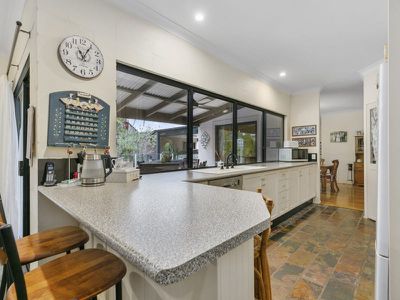 8 Jaggers Court, Tinbeerwah